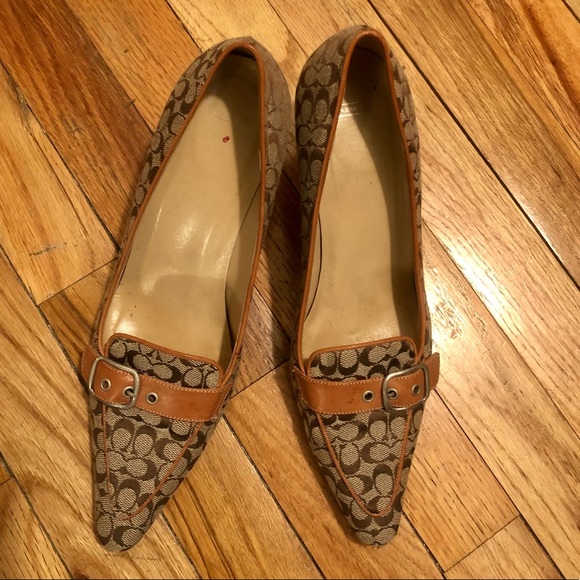 Coach Signature logo heels with tan buckle size 9 - Picture 4 of 7